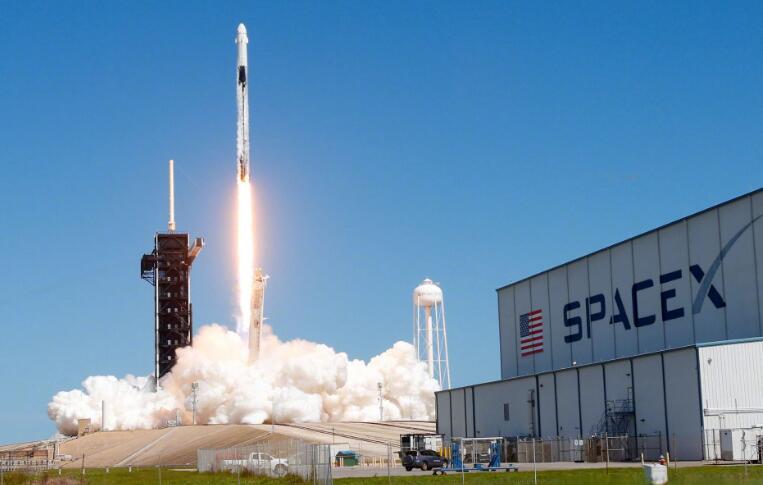 SpaceXֵ